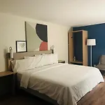 Spark By Hilton Tampa Brandon